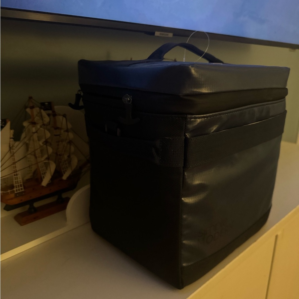 Simple modern cooler - Picture 4 of 8